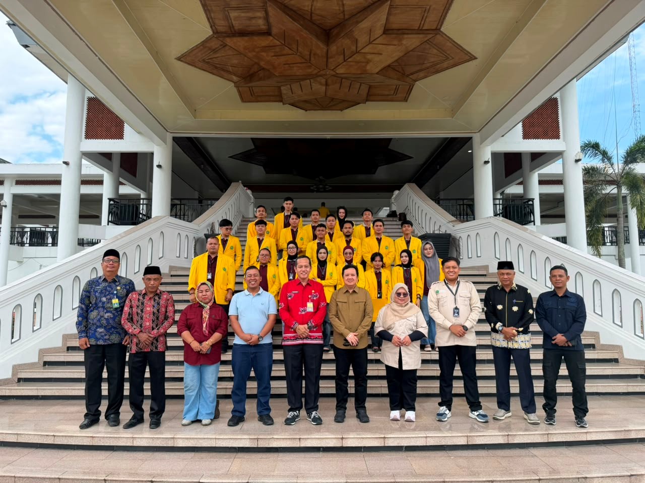 Didampingi DPL Muhammad Akmal, 22 Mahasiswa KBM FH UNILAK Disambut Hangat di Desa Koto Ringin