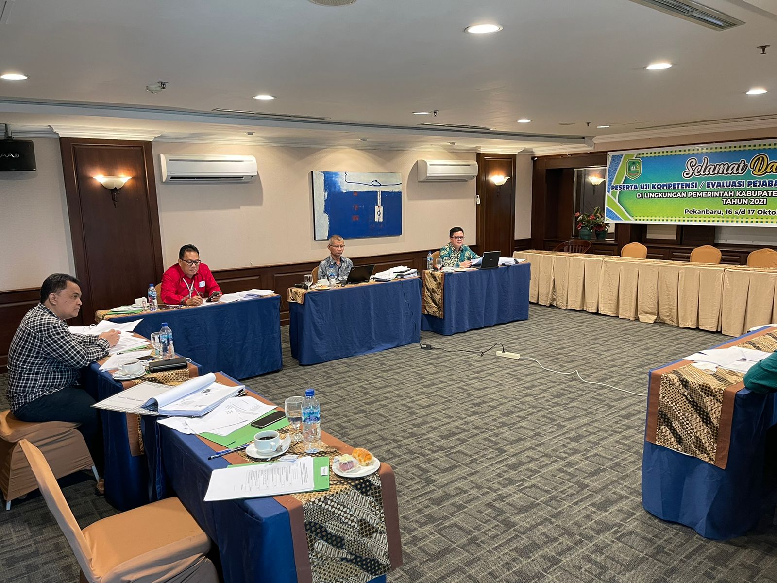 Dekan Fakultas Hukum Universitas Lancang Kuning, Dr Fahmi SH MH menjadi salah satu Tim Seleksi Uji Kompetensi/Evaluasi Pejabat Pimpinan Tinggi Pratama di Lingkungan Kabupaten Kepulauan Meranti