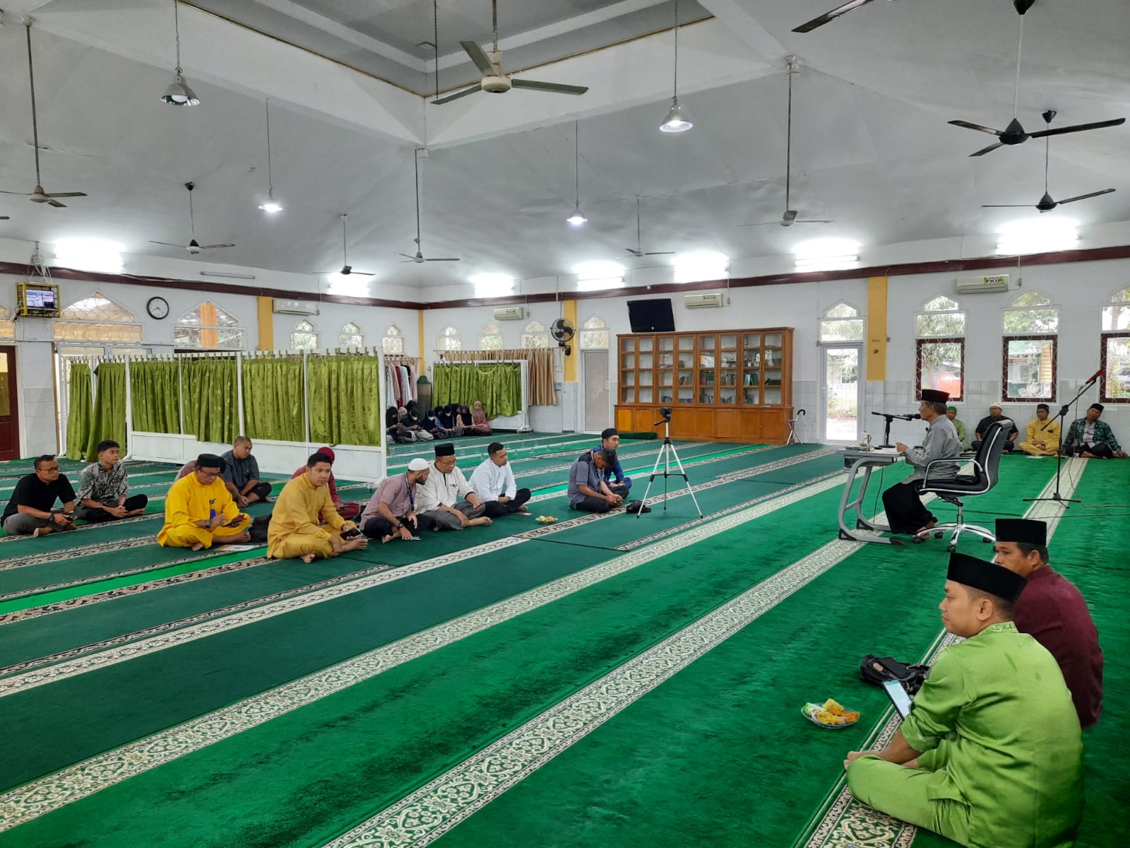 Menikah Menjadi Hidup Berkah, Istri dan Anak Membawa Rezeki, Maka menikahlah
