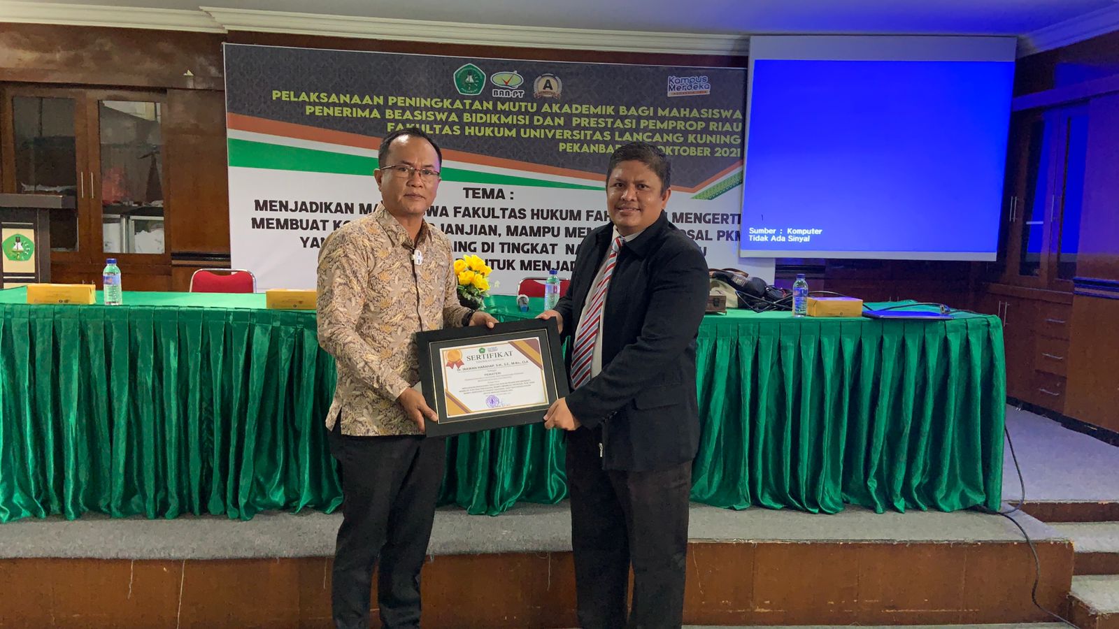 Dr. Irawan Harahap, S.H., S.E., M.Kn., Menjadi Narasumber Dalam Kegiatan Pelaksanaan Peningkatan Mutu Akademik Bagi Mahasiswa Penerima Beasiswa Bidikmisi dan Prestasi Pemprov Riau FH Unilak