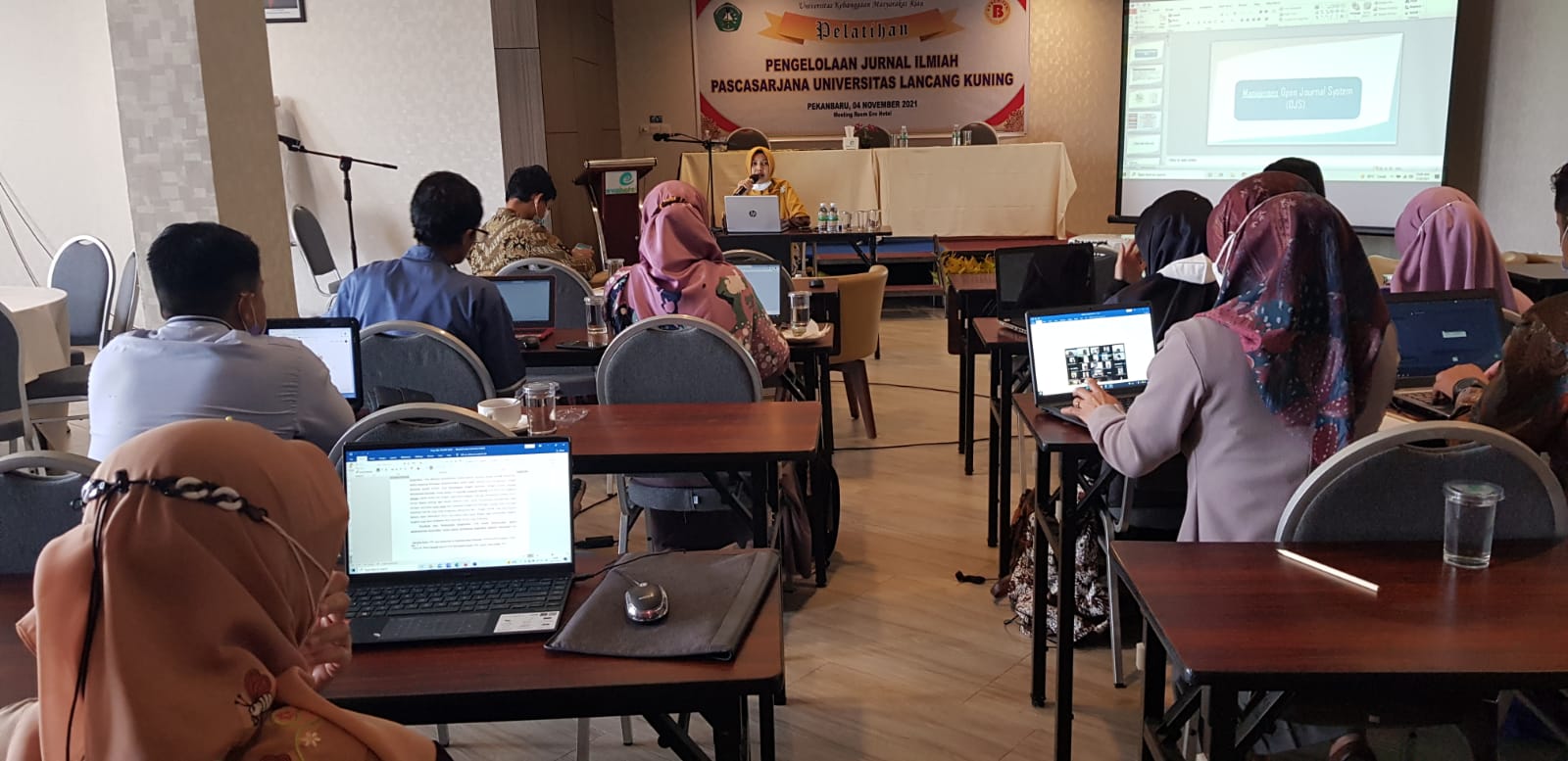 Tim Respublica FH Mengikuti Pelatihan Pengelolaan Jurnal Ilmiah Yang Diselenggarakan Oleh Pascasarjana Unilak