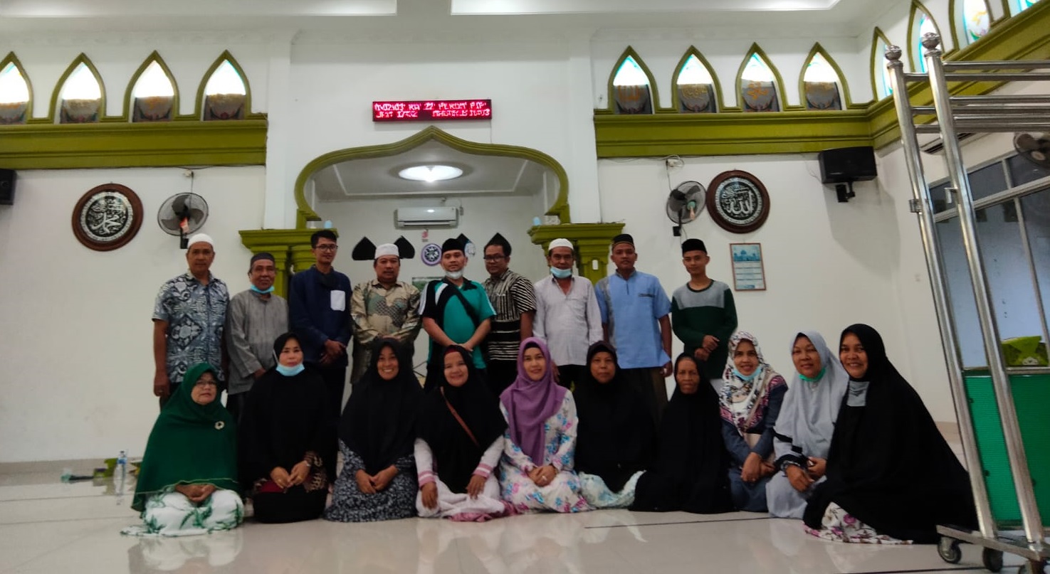 TIM DOSEN FH UNILAK MENJADI PEMBICARA DALAM KEGIATAN PENYULUHAN HUKUM DI KELURAHAN SIALANG MUNGGU KECAMATAN TUAH MADANI 