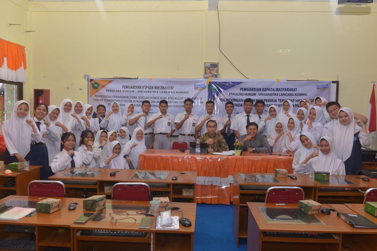 TIM Dosen Fakultas Hukum Unilak Beri Pemahaman Hukum Bidang Pencegahan Tindak Kekerasan Terhadap Anak di SMAN 9 Pekanbaru. 