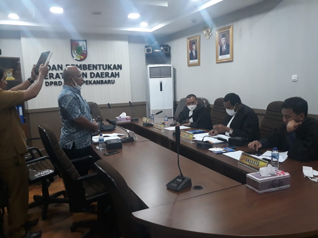 Dr. Eddy Asnawi, S.H., M.Hum Menjadi Saksi Ahli Di Badan Kehormatan DPRD Kota Pekanbaru