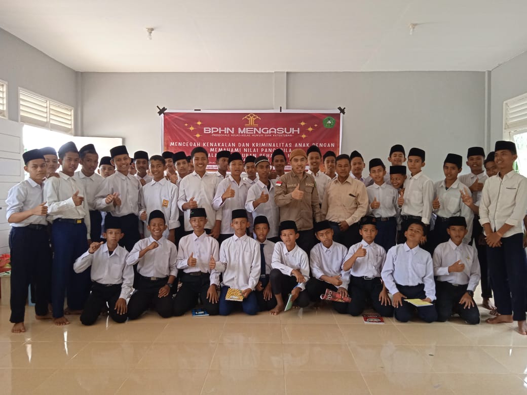 LBH FH Unilak kerjasama Dengan Badan pembinaan Hukum Nasional Melaksanakan Kegiatan Penyuluhan Hukum Serentak dengan Tema BPHN Mengasuh. 