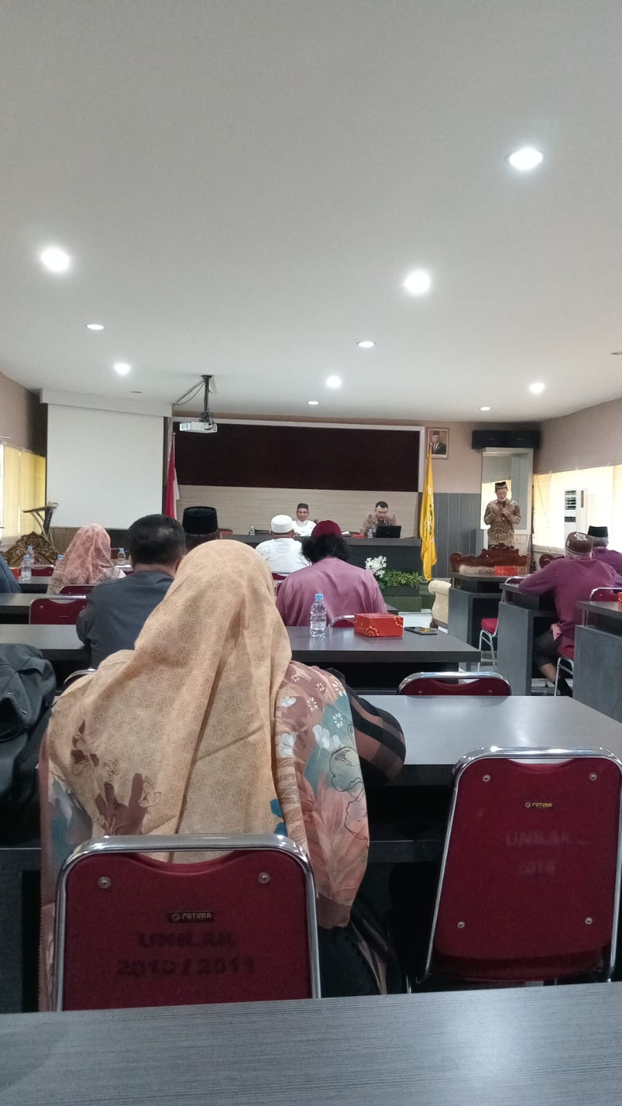 Dekan Dan Wakil Dekan 1 FH Menghadiri Rapat Senat Unilak 21 juli 2023.