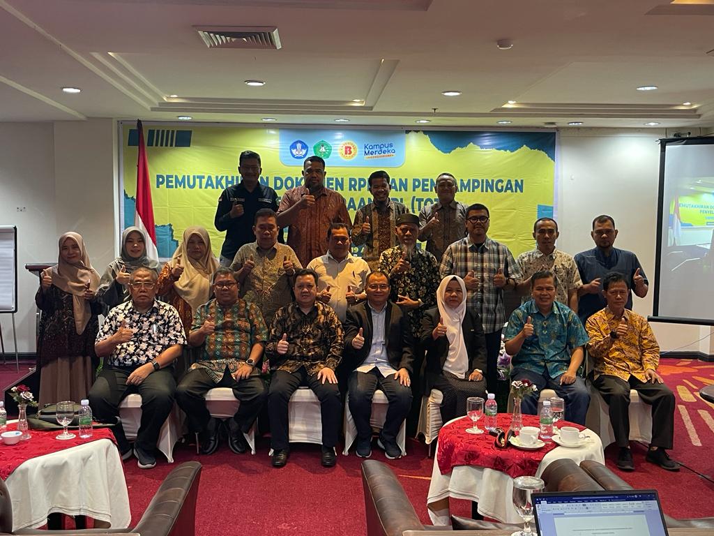 Pimpinan FH Unilak dan Prodi Ilmu Hukum Ikuti Workshop Pemutahiran Dokumen RPL dan Pendampingan Penyelenggaraaan RPL (TOT)